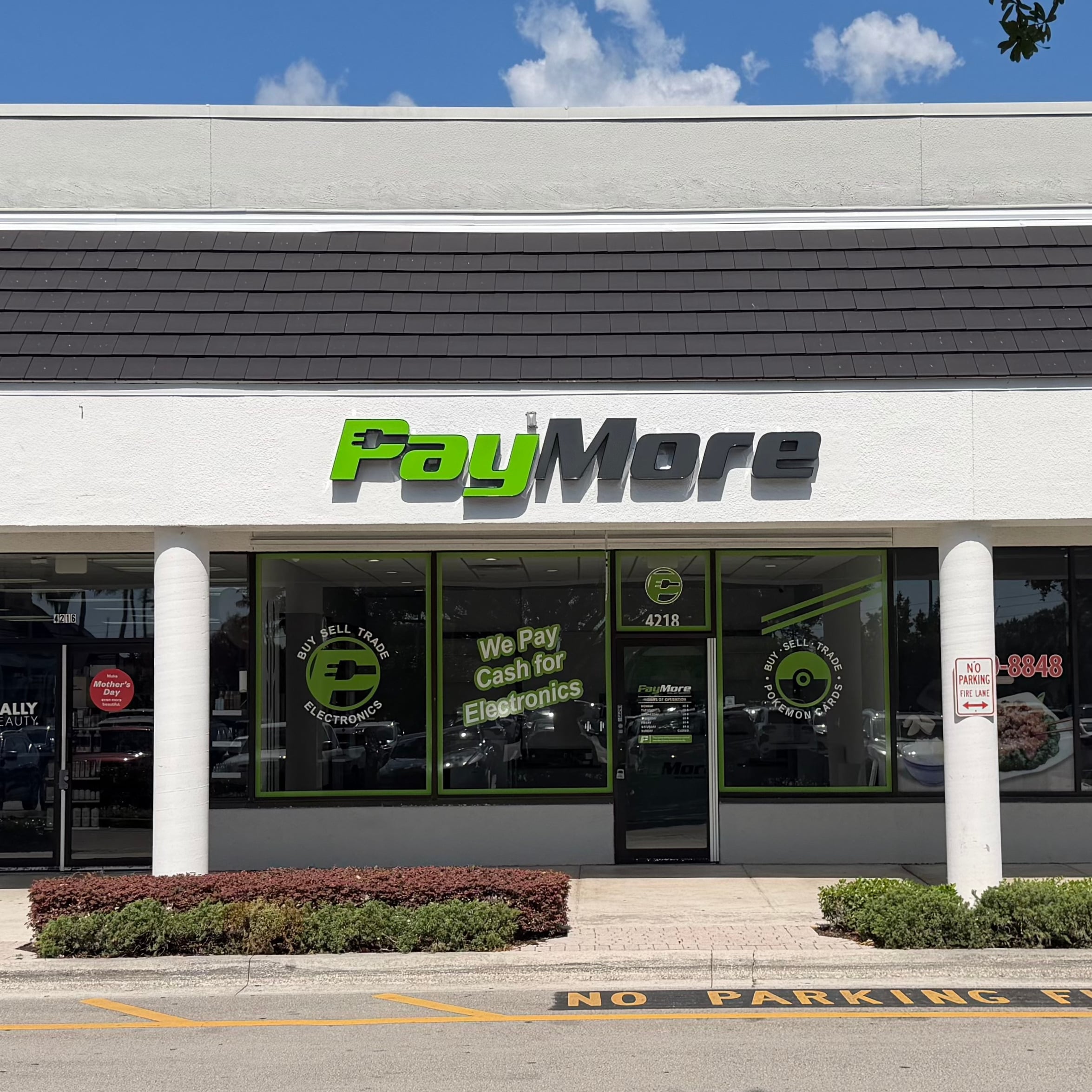 palm beach gardens store front Image